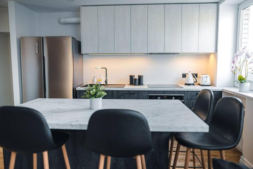 New Luxury 3Br Apartment In Old Town, Free Parking Haapsalu Εξωτερικό φωτογραφία