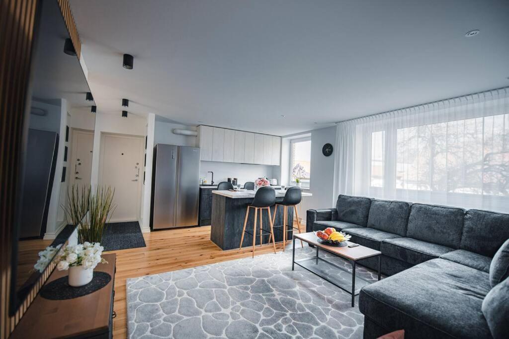 New Luxury 3Br Apartment In Old Town, Free Parking Haapsalu Εξωτερικό φωτογραφία